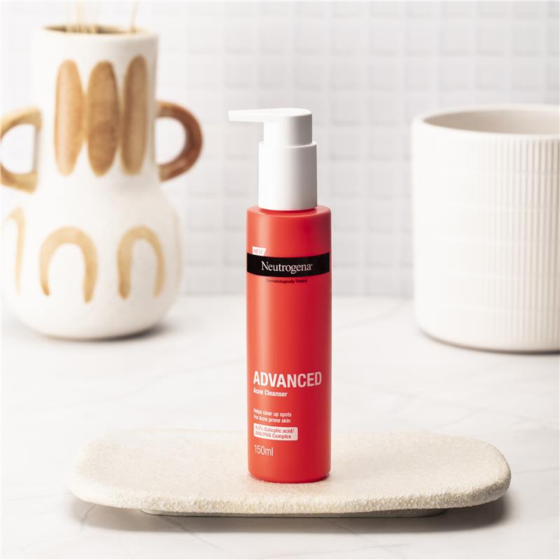 Sữa rửa mặt trị mụn Neutrogena Advanced Acne Cleanser 150ml