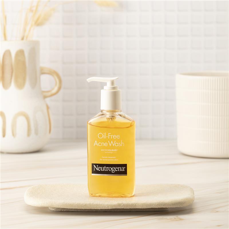 Sữa rửa mặt trị mụn Neutrogena Oil Free Acne Wash 175mL