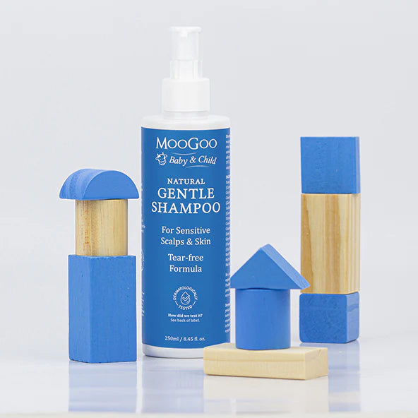Dầu gội dịu nhẹ cho trẻ sơ sinh và trẻ em MooGoo 250ml