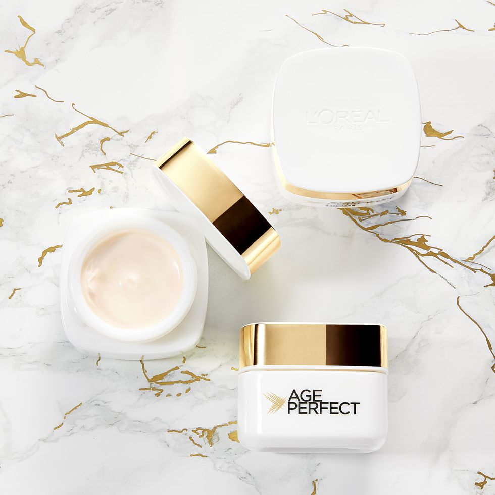 Bộ quà tặng kem dưỡng da ban ngày và ban đêm L'Oreal Paris Age Perfect Classic 